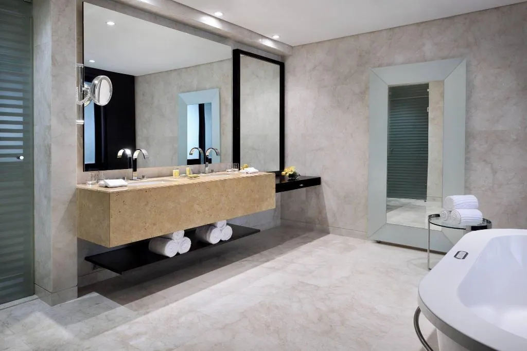 Room, Dubai Marriott Harbour Hotel & Suites, Dubai