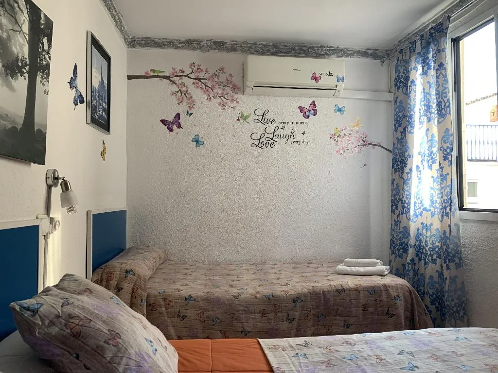 TRIPLE STANDARD Room, Pension Giraldilla, Seville