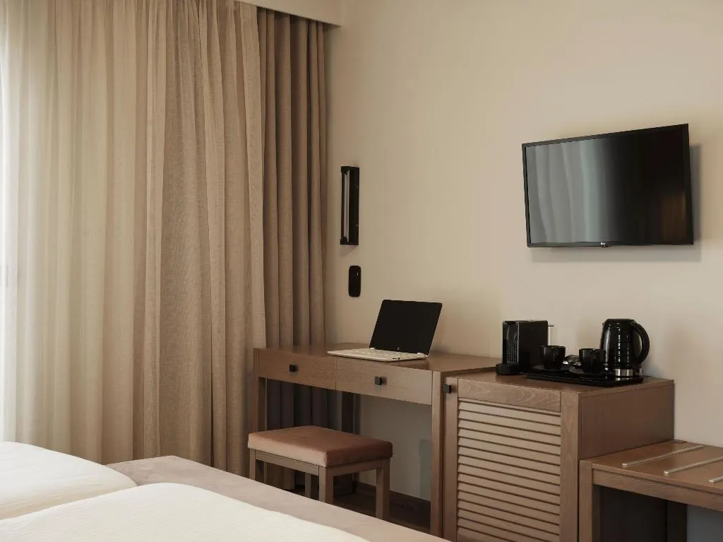 FAMILY ROOM DELUXE Room, Civitel Attik Rooms & Suites, Athens