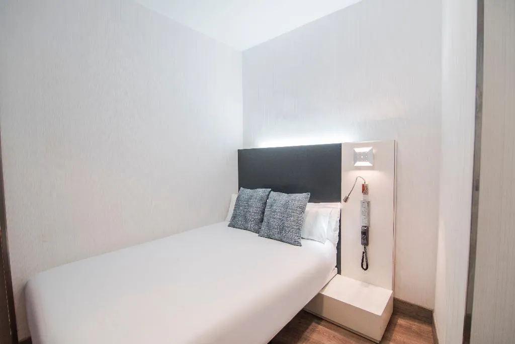 DOUBLE SINGLE USE ECONOMY Room, Petit Palace Canalejas, Seville