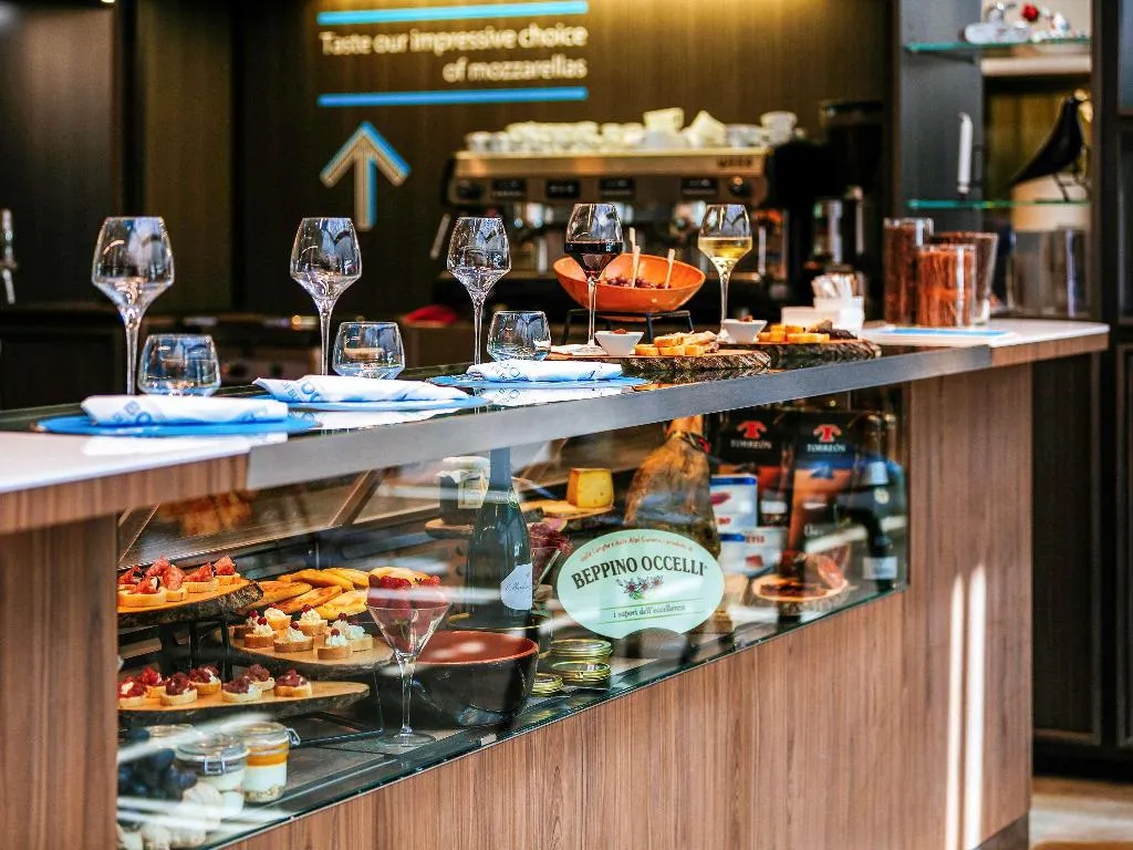Bar, Novotel Milano Linate Airport, Milan