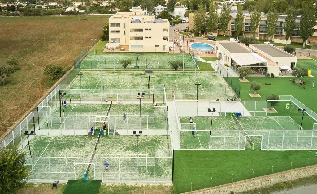 Sports and Entertainment, Duva, Majorca