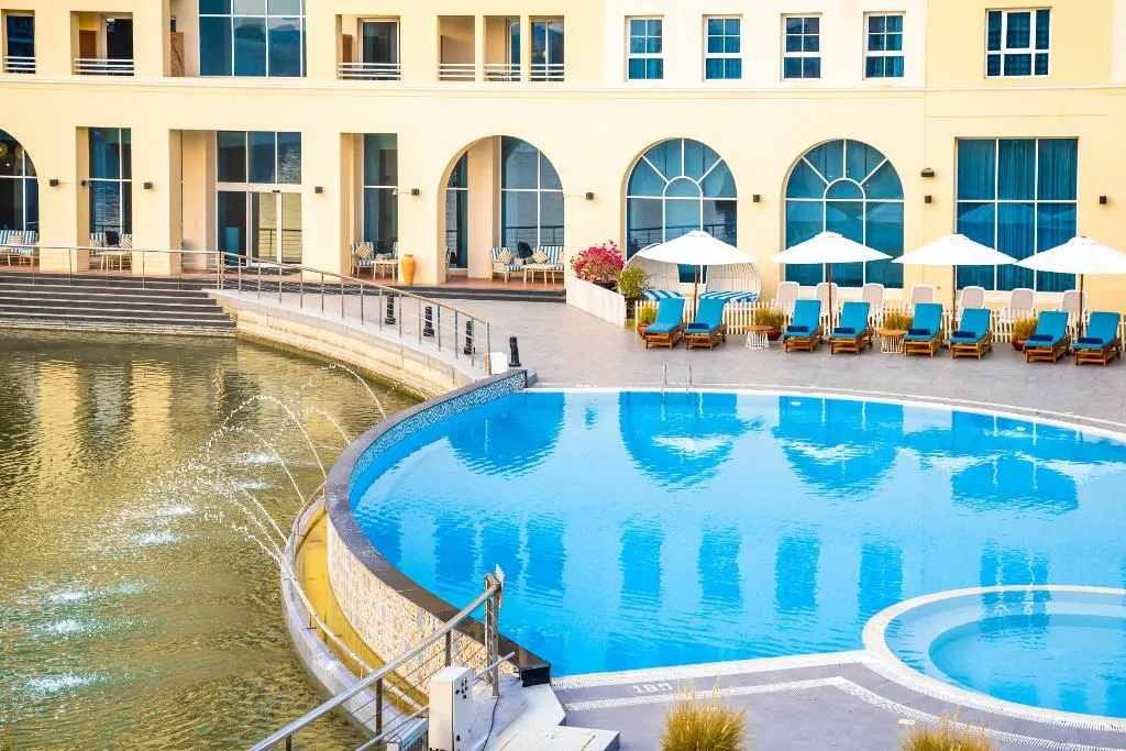 Pool, Millennium Lakeview Hotel, Dubai