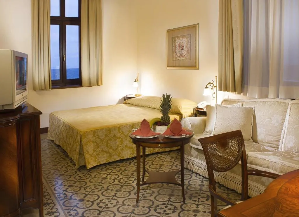 Room, Grande Albergo Delle Rose, Rhodes