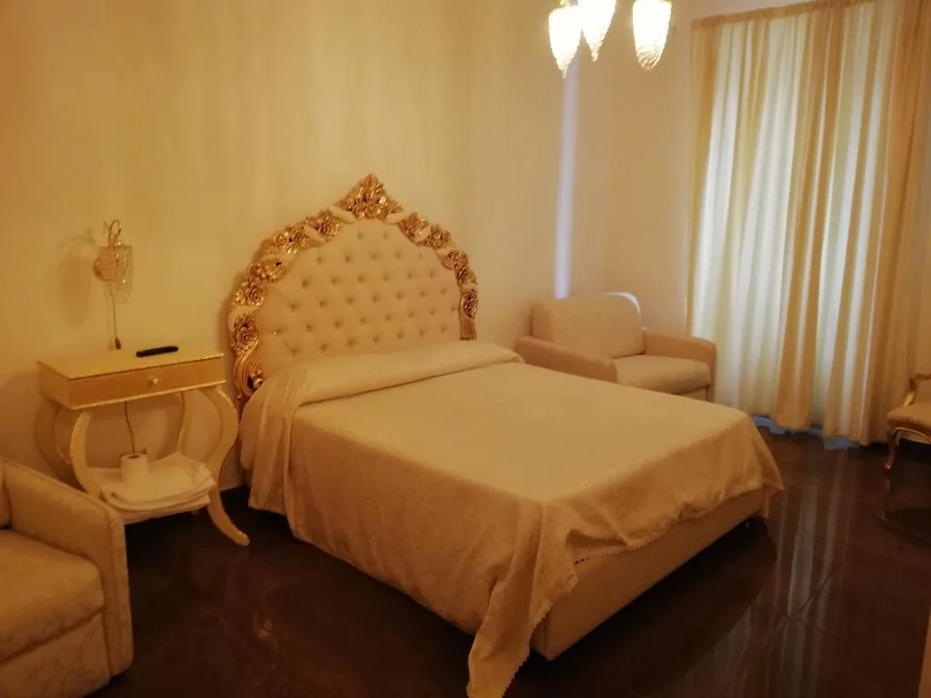 Room, Guesthouse Maria Francesca, Naples