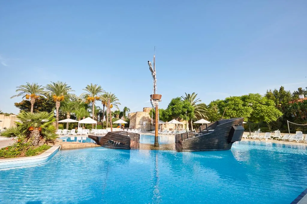Pool, PortAventura El Paso + Ticket Included, Costa Dorada