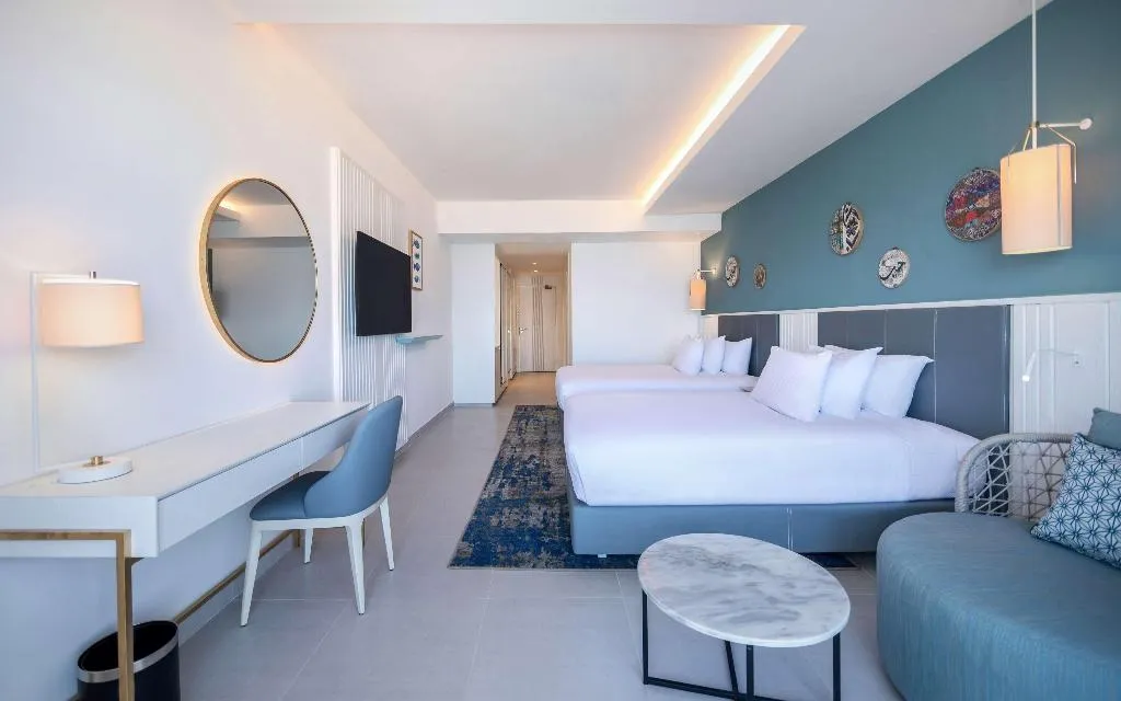 DOUBLE DELUXE SEA FRONT Room, Hilton Skanes Monastir Beach Resort, Tunisia