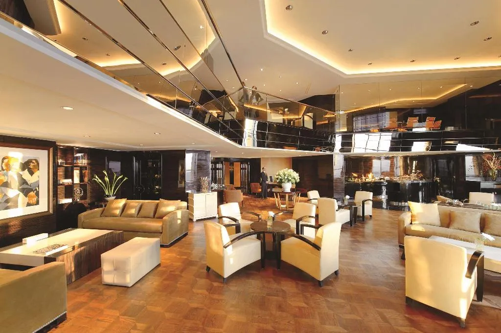 Bar, Fairmont Nile City, Cairo