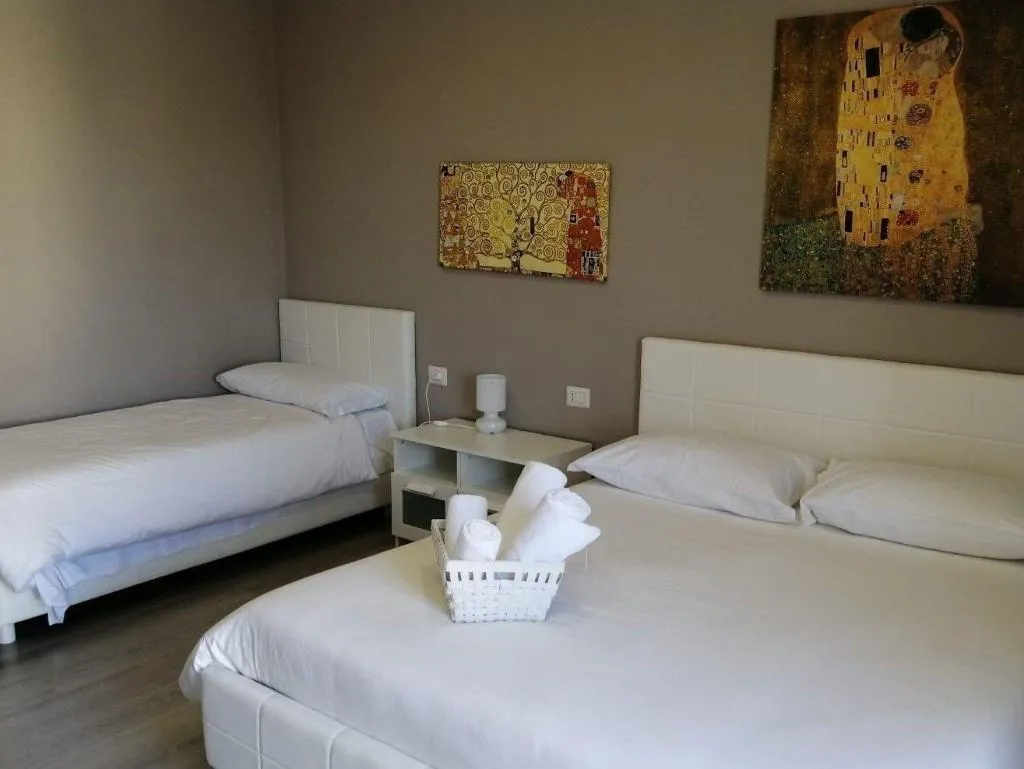 Room, B&B Madonna della Via, Catania
