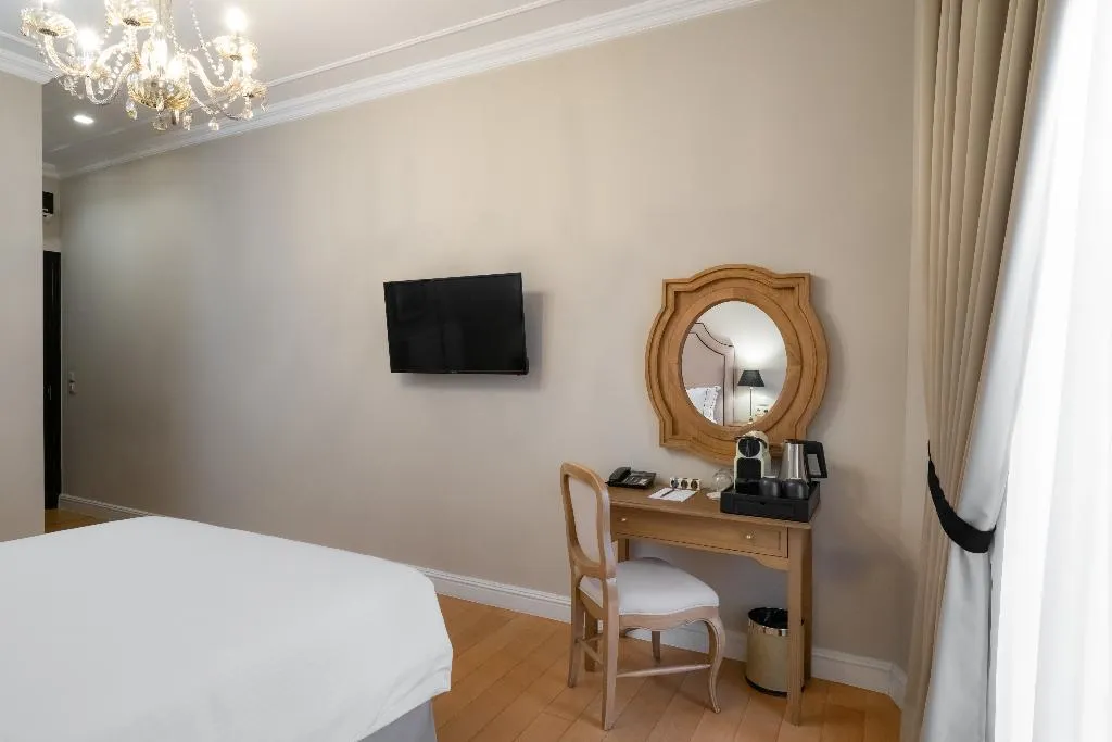 DOUBLE CLASSIC Room, Ev 11 Athens, Athens