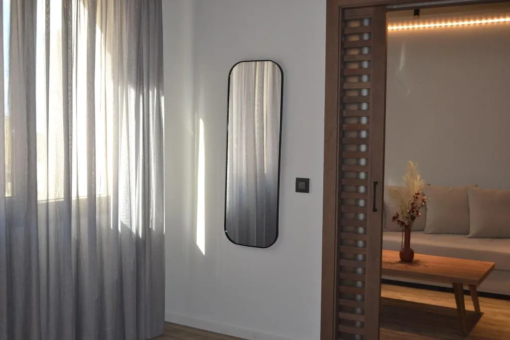 Room, Athens 507, Athens