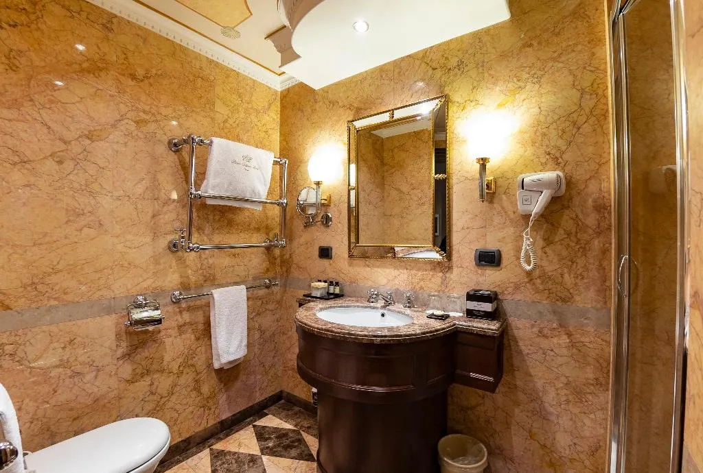 DOUBLE SINGLE USE BUSINESS Room, River Chateau, Rome