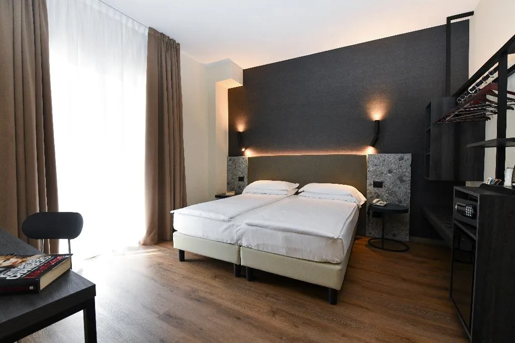 DOUBLE SUPERIOR WITH BALCONY Room, Eden Hotel, Venice