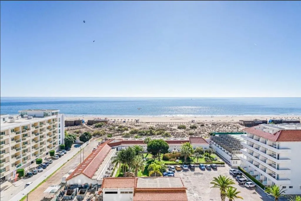 JUNIOR SUITE SEA VIEW Room, Yellow Praia Monte Gordo Hotel, Algarve