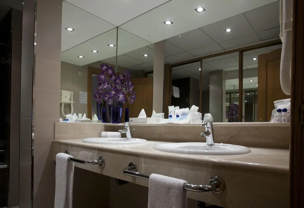 APARTMENT TWO DOUBLE BEDS Room, Muralto Madrid Princesa, Madrid