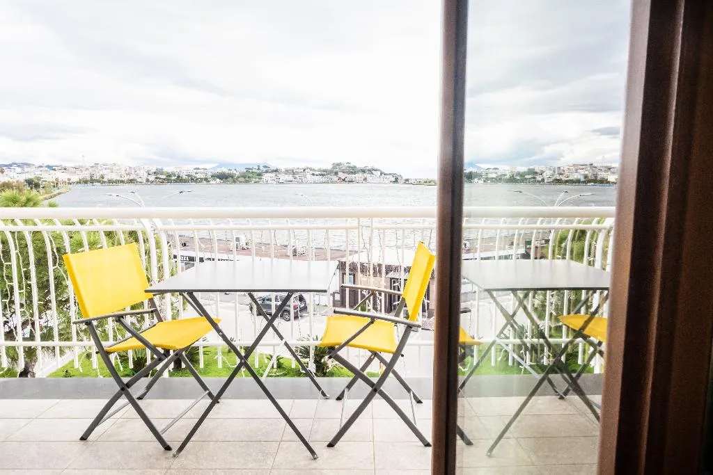 DOUBLE SUPERIOR WITH BALCONY Room, Happyrooms, Naples