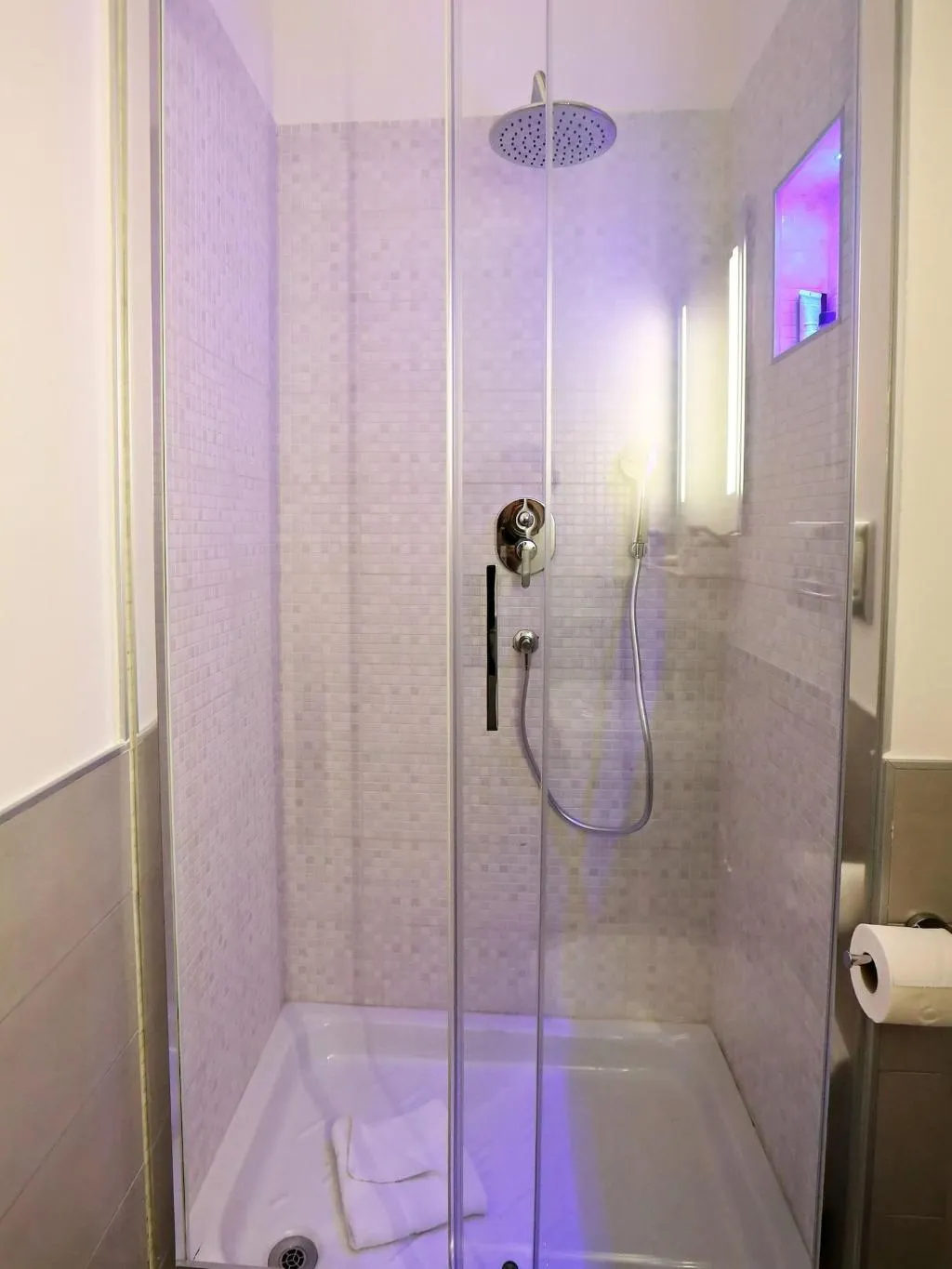 Room, Lotus Roma, Rome