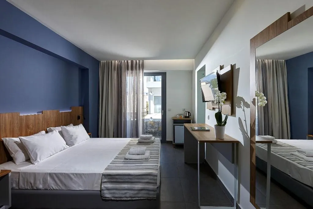 TRIPLE SUPERIOR Room, Pollis Hotel, Crete