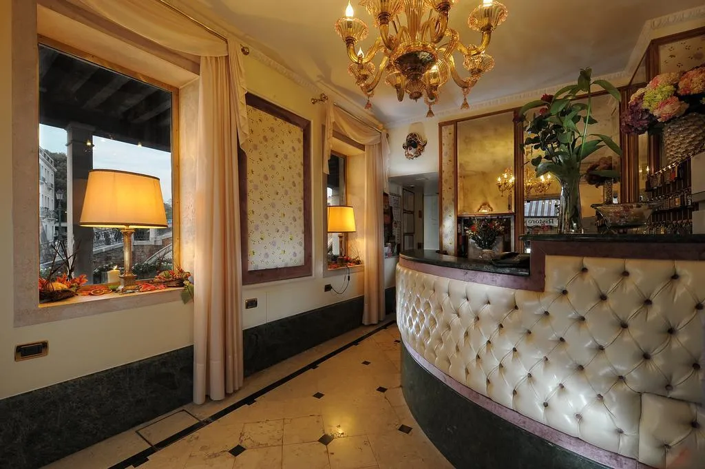 General view, Arlecchino, Venice
