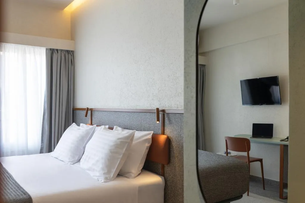 Room, Evripides, Athens