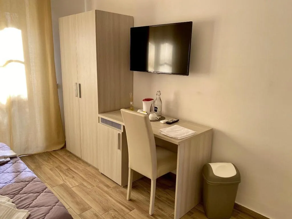 Room, Beb Caruso, Naples