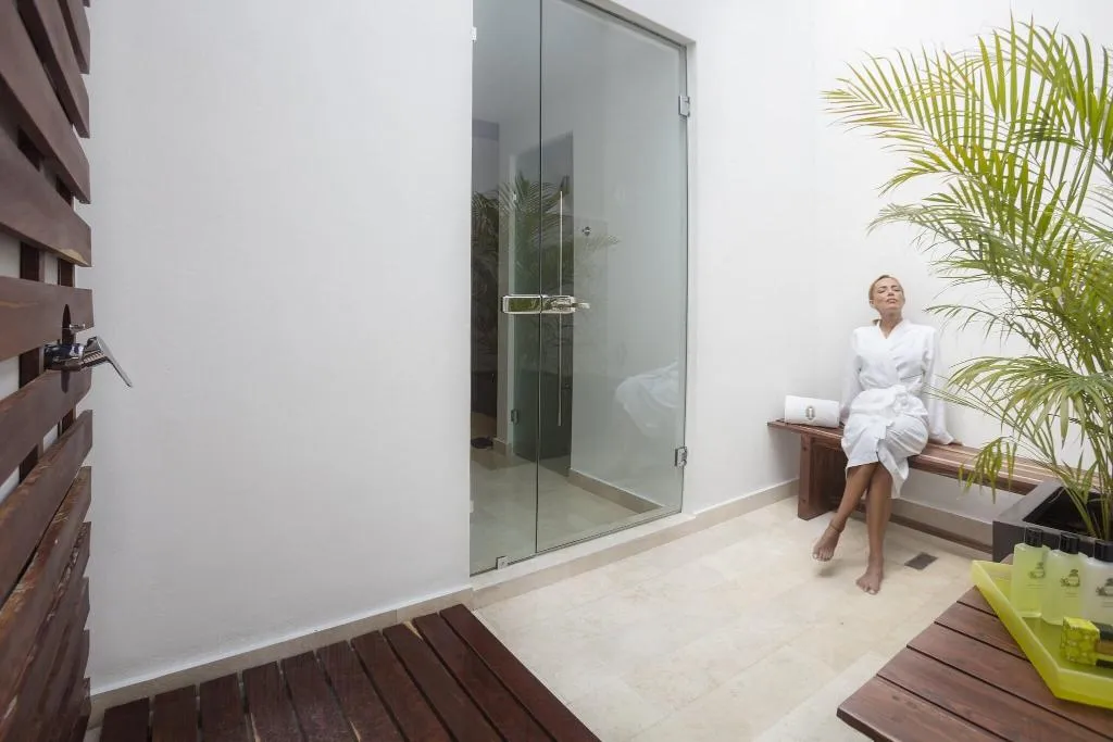 SUITE KING SIZE BED Room, InterContinental Presidente Cancun Resort, Cancun Area