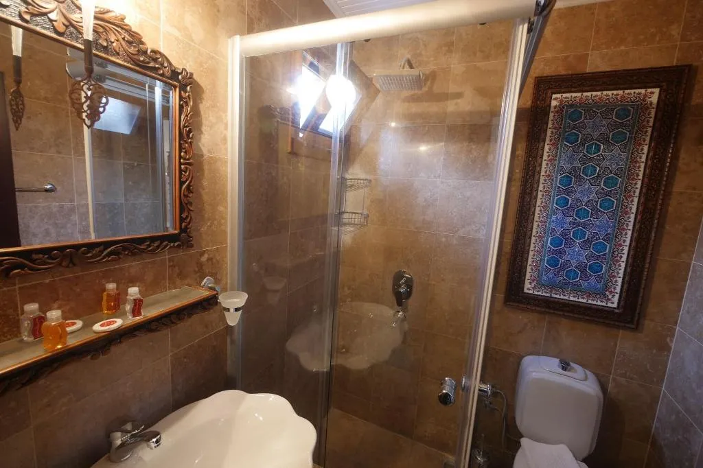 Room, Nilya, Izmir
