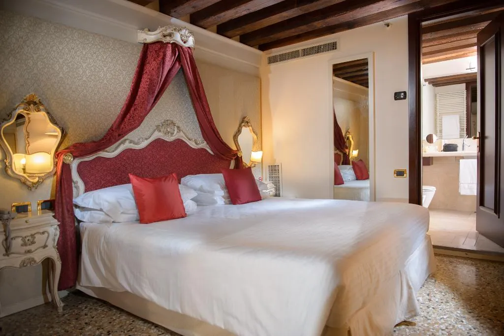 Room, Ruzzini Palace, Venice