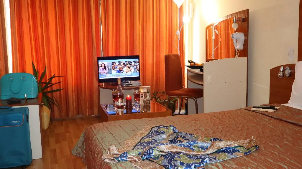 FAMILY ROOM CAPACITY 3 Room, Palitra, Varna