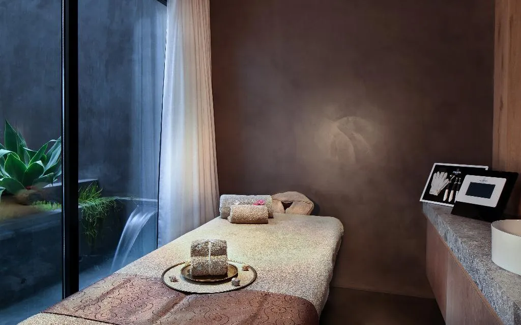Sports and Entertainment, Claris and Spa, Barcelona
