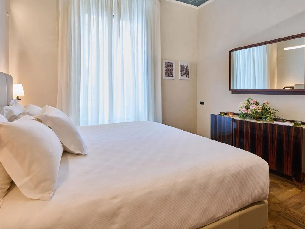 DOUBLE KING SIZE BED Room, Duomo Luxury Florence, Florence