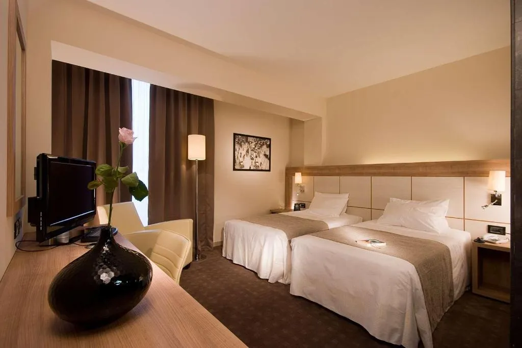 TWIN STANDARD Room, DoubleTree by Hilton Milan, Milan