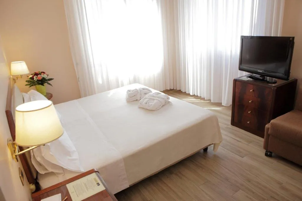 DOUBLE STANDARD Room, Bristol Hotel, Milan