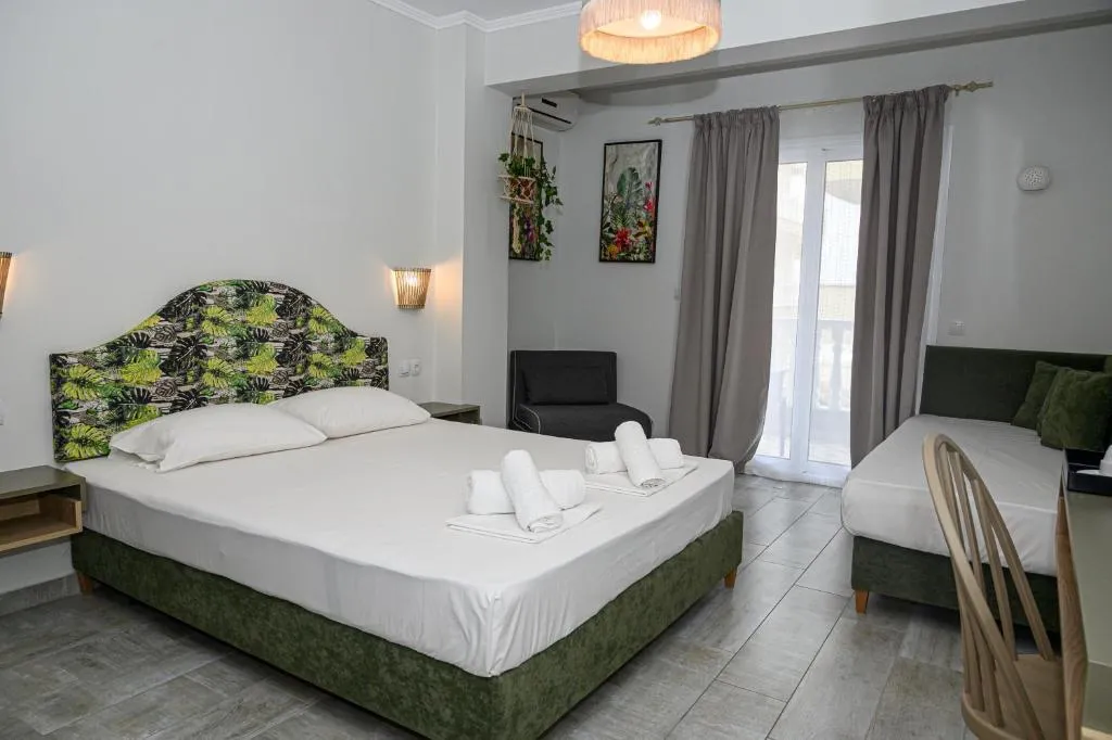 TRIPLE CLASSIC Room, Parthenon Art Executive Wing, Thessaloniki