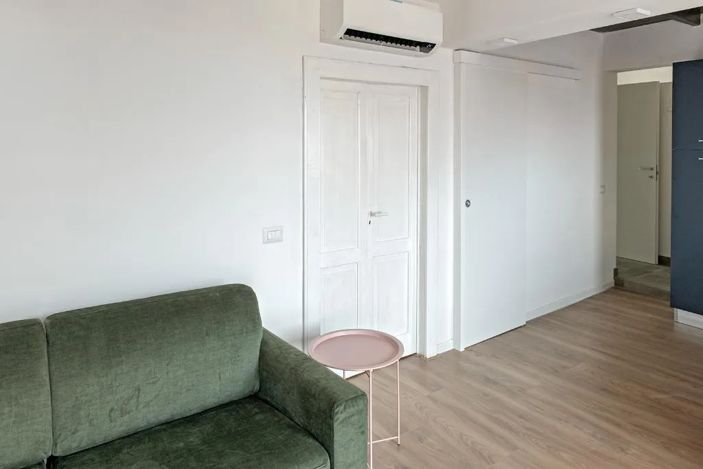 APARTMENT CLASSIC TWO BEDROOMS Room, Stresa Complex Levoasi, Milan