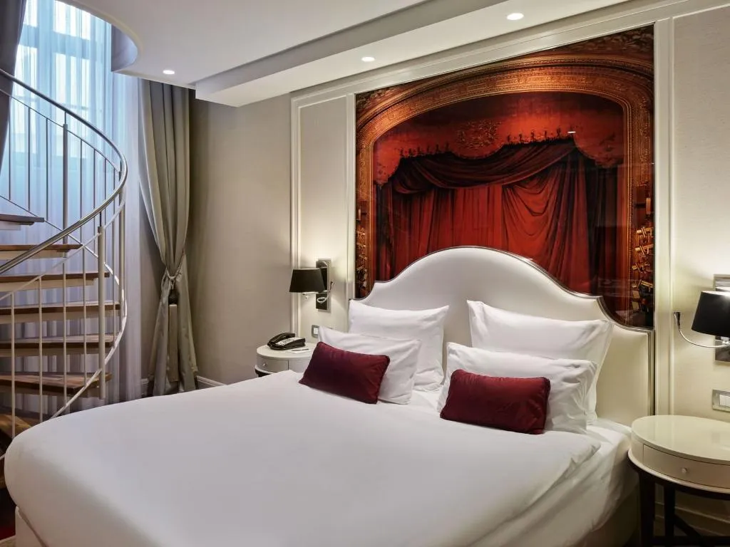 JUNIOR SUITE DUPLEX Room, Titanic Gendarmenmarkt Berlin, Berlin