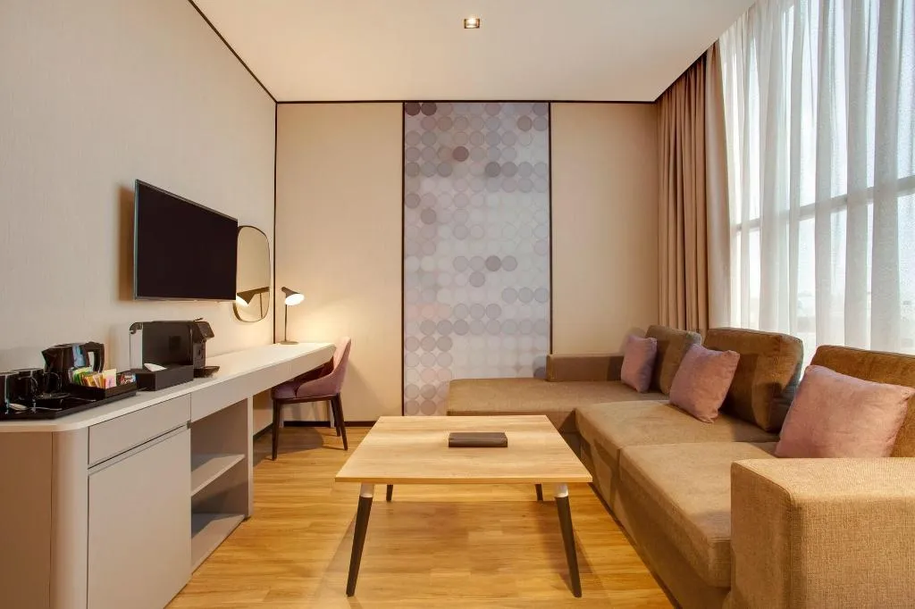 Room, Lemon Tree Hotel Jumeirah, Dubai, Dubai