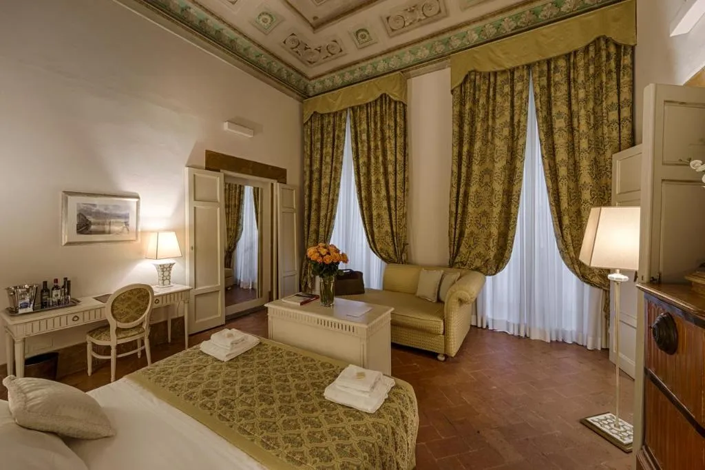 Lobby, Palazzo Guicciardini, Florence