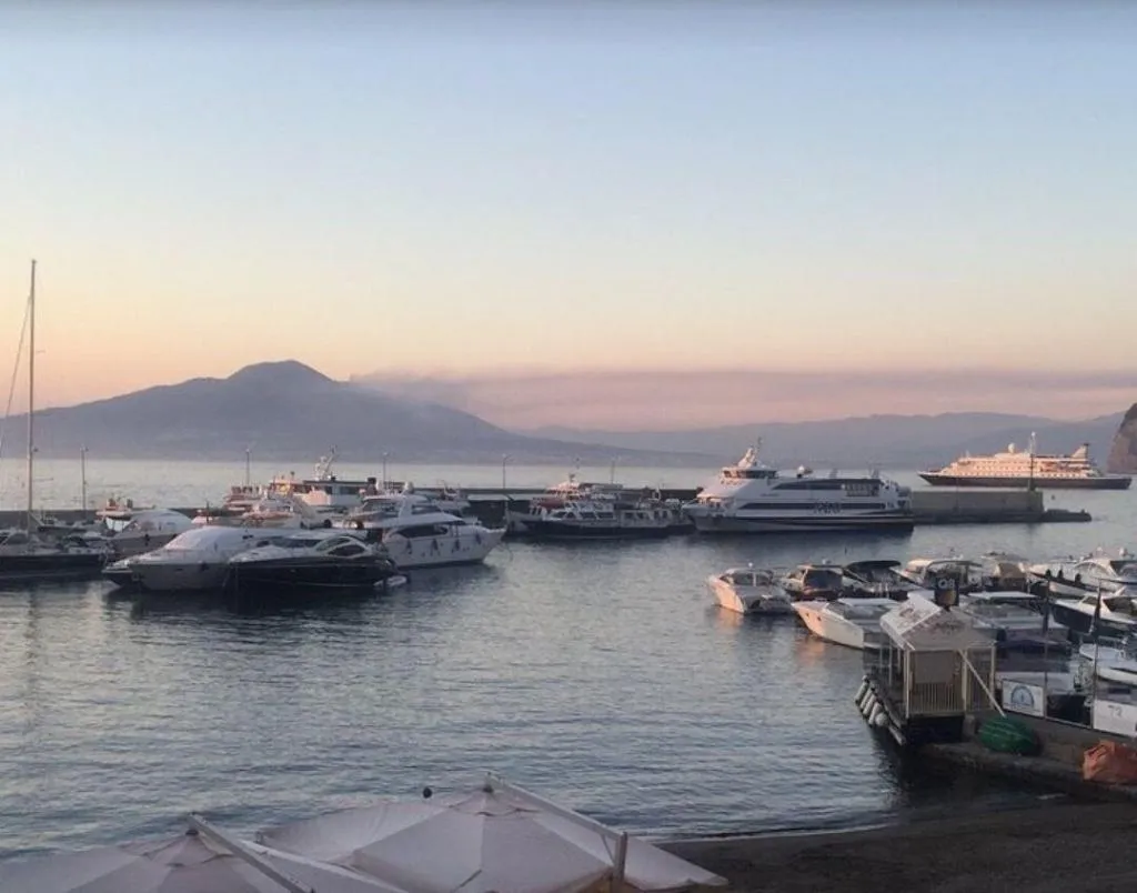 Room, Surriento Suites, Naples