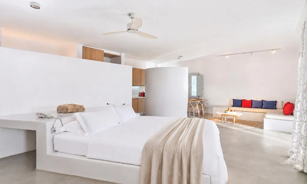 SUITE SUPERIOR WITH PRIVATE POOL Room, Santorini Heights, Santorini