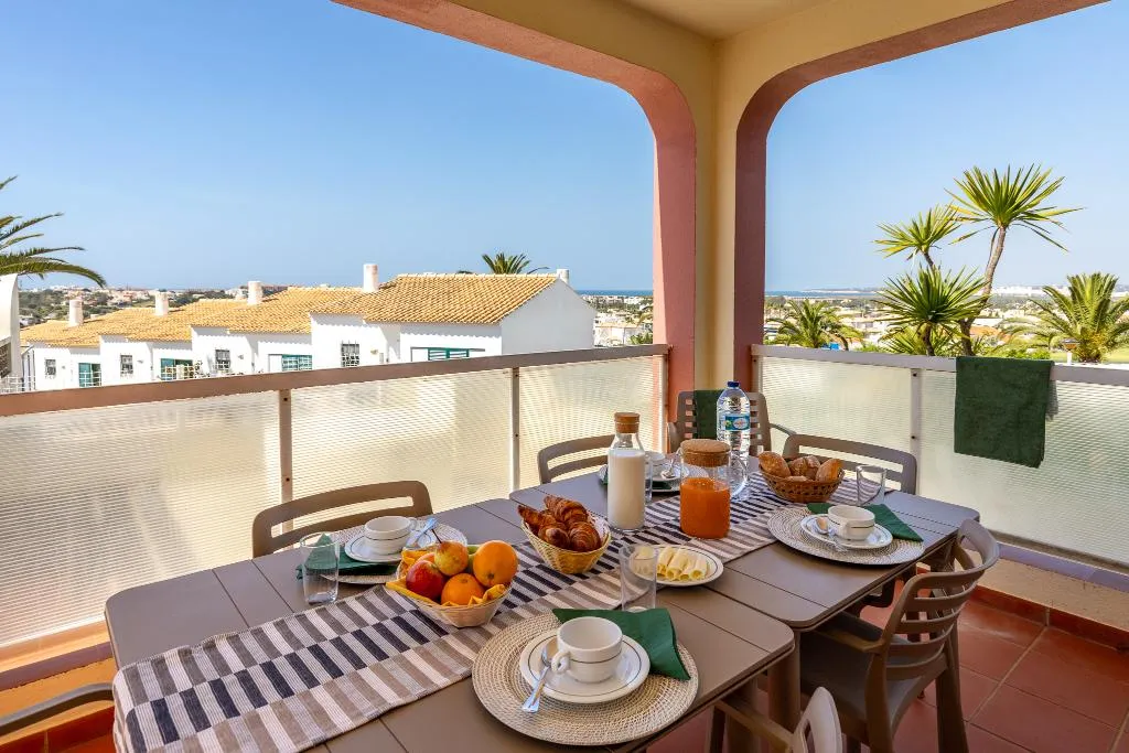 VILLA THREE BEDROOMS Room, Parque Monte Verde, Algarve