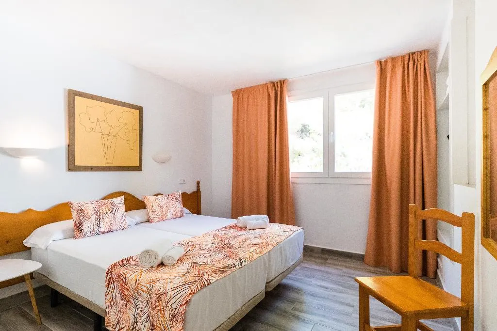APARTMENT TWO BEDROOMS Room, Sol Parc, Menorca