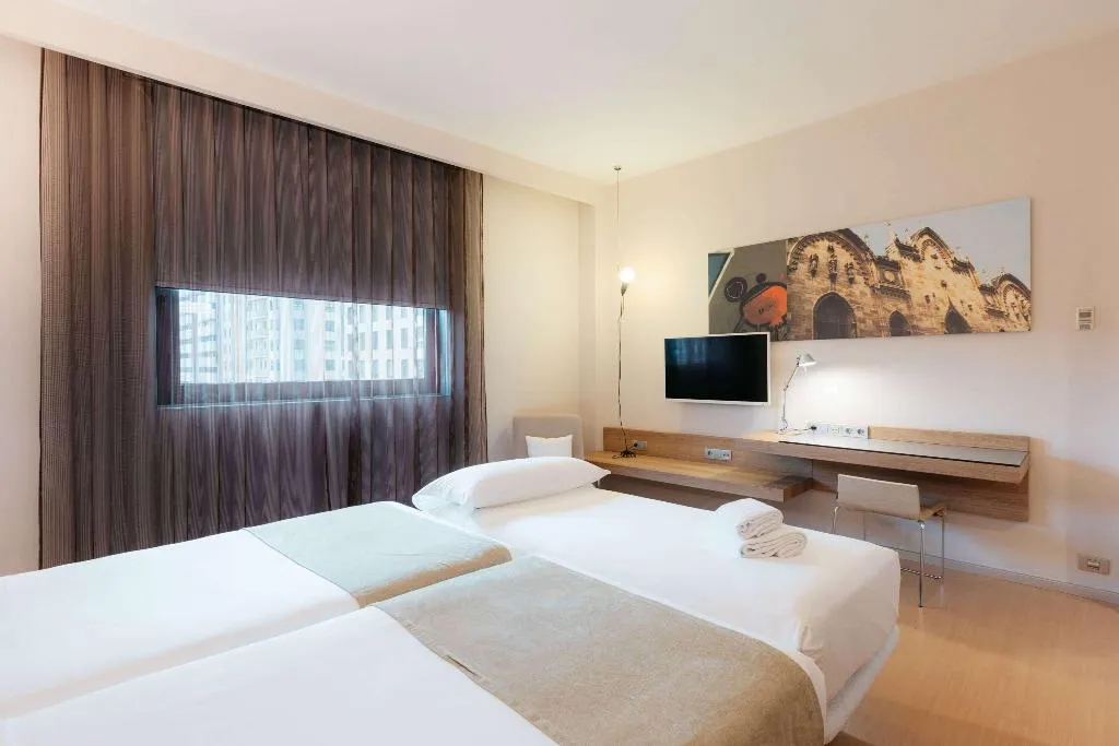 Double or Twin DELUXE Room, Barcelo Valencia, Valencia