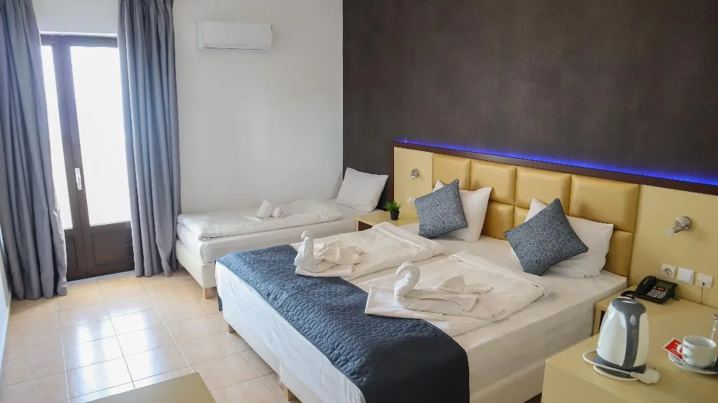 TRIPLE THREE BEDS Room, Sunset Paradise, Crete