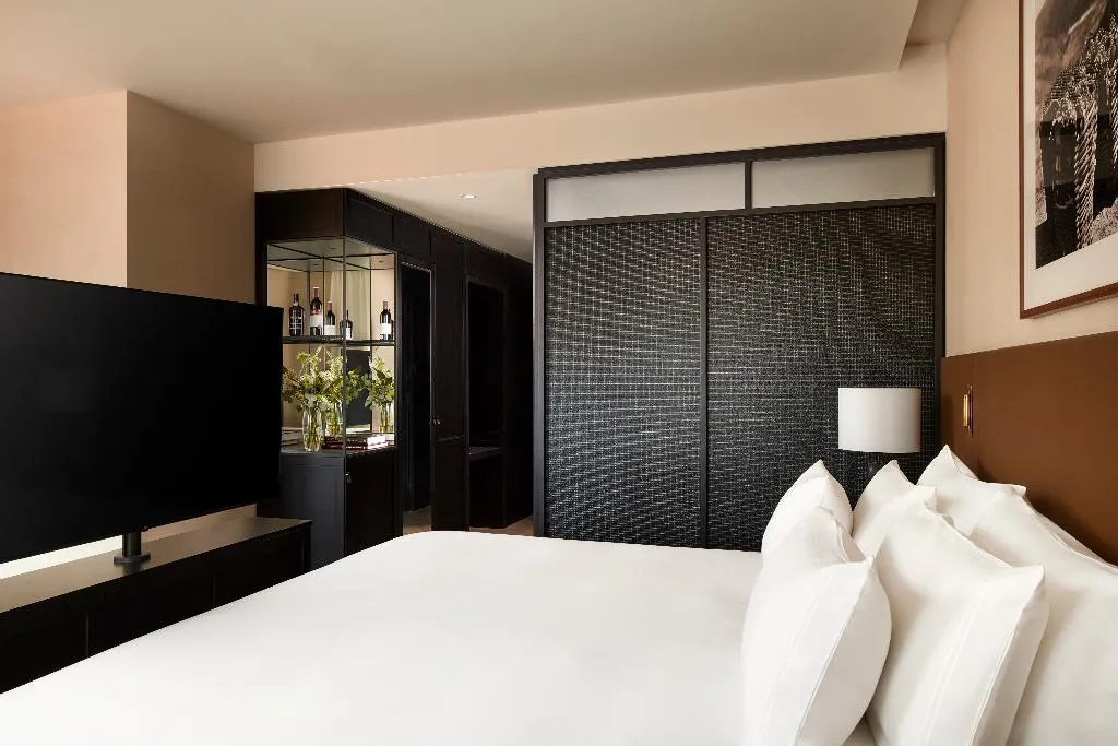 JUNIOR SUITE STANDARD Room, Tivoli Kopke Porto Gaia Hotel, Porto