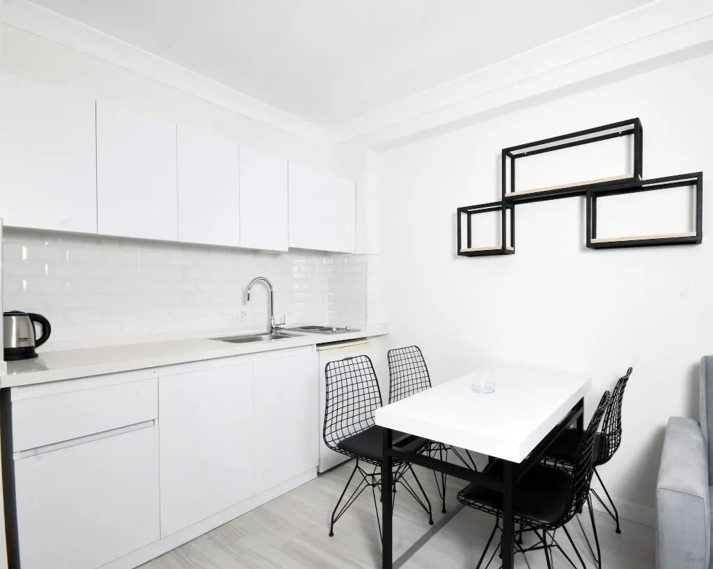 Room, Sema, Dalaman