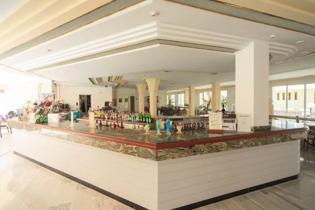 Bar, Maracaibo, Majorca