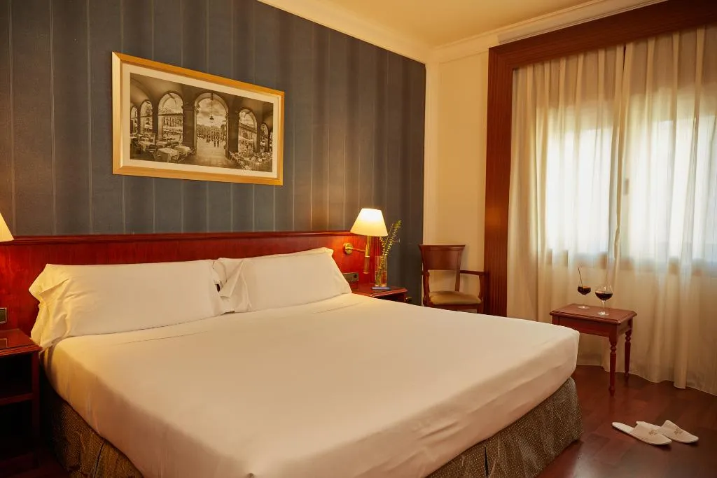 FAMILY ROOM STANDARD Room, El Avenida Palace, Barcelona