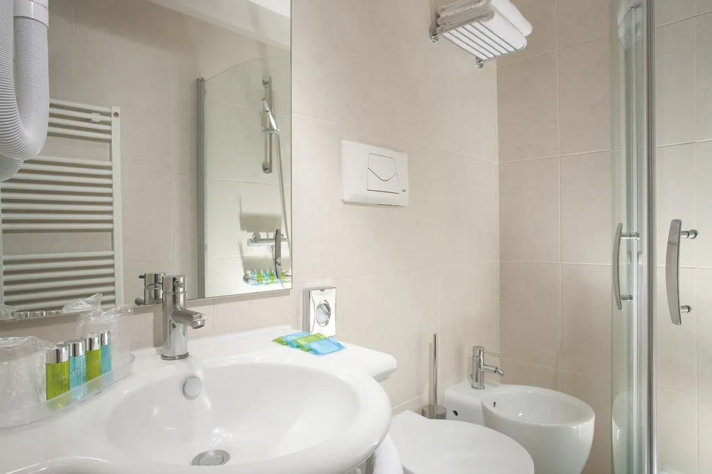 QUADRUPLE STANDARD Room, Hotel Delfino, Venice
