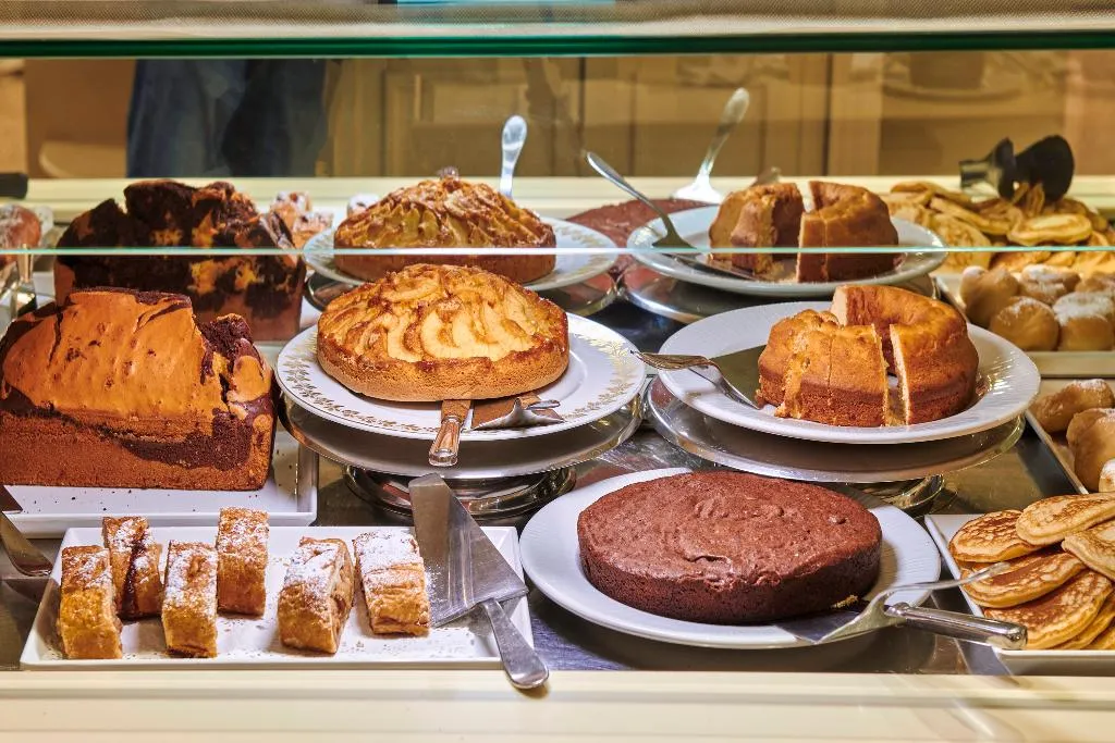 Bar, Portici - Romantik & Wellness, Milan